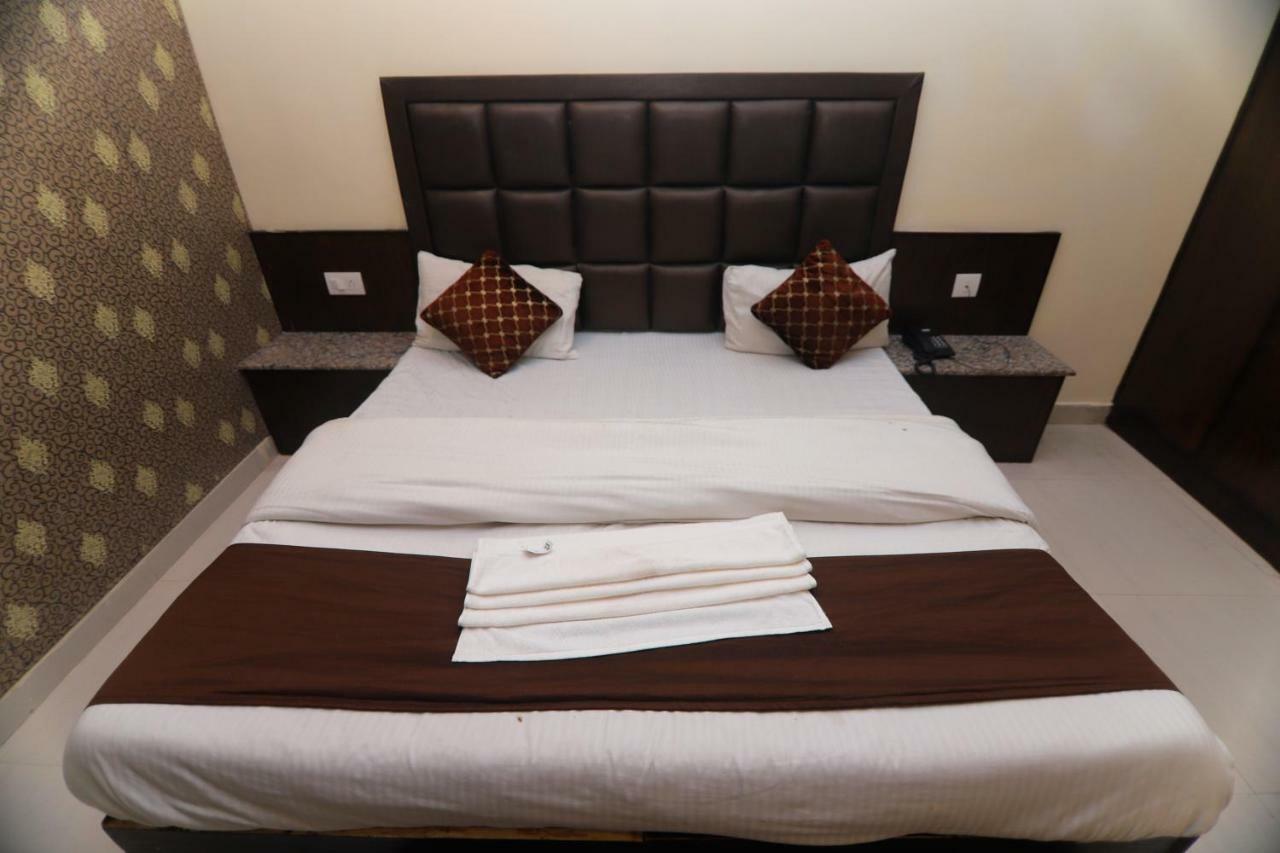 רישיקש Hotel Sk International מראה חיצוני תמונה