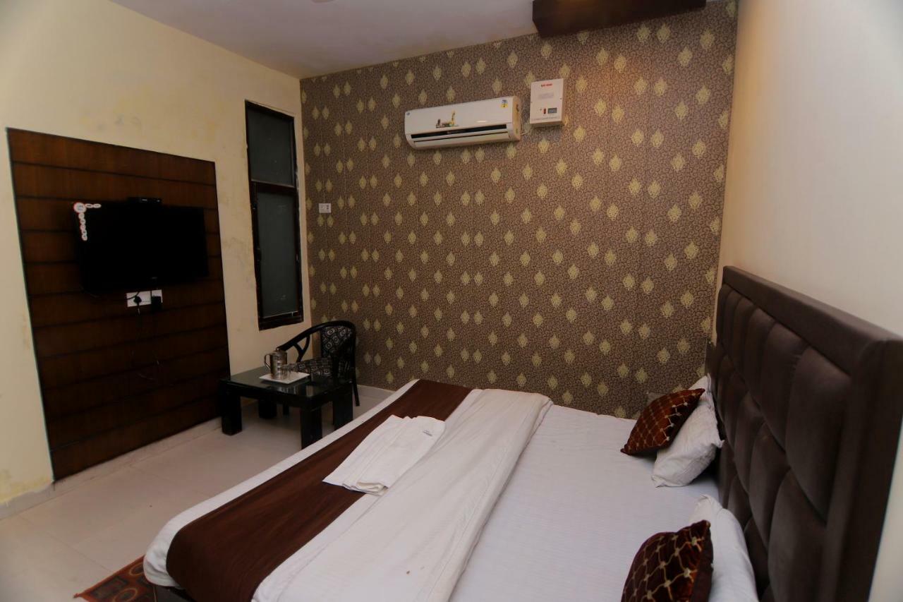 רישיקש Hotel Sk International מראה חיצוני תמונה